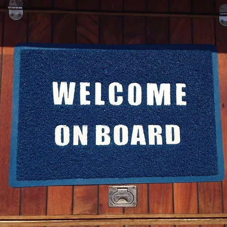 Love Board ספינת מלון
